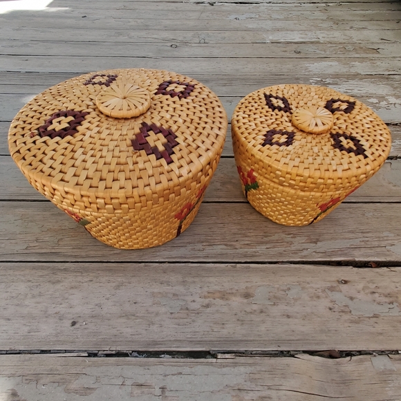 2 Nesting Wicker Baskets Lid Floral Vintage Rattan Boho Raffia Straw Cottagecore - Picture 3 of 9